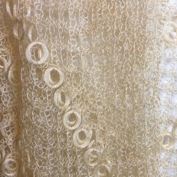 Handmade Ivory Shawl - Picture 2 of 5